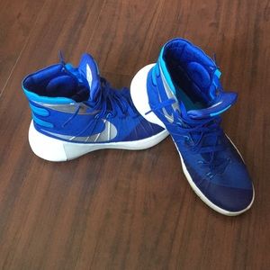 Hyperdunk basketball sneakers— size 9.5